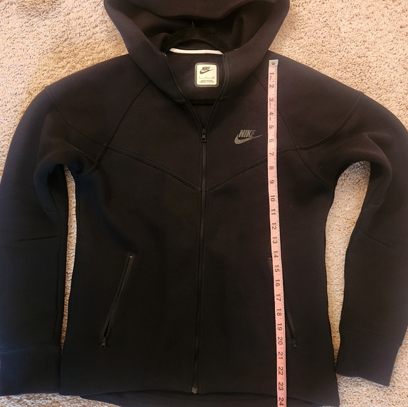 Nike Sportswear Tech Fleece WindrunnerWomen's Full-Zip Hoodie - Picture 5 of 7